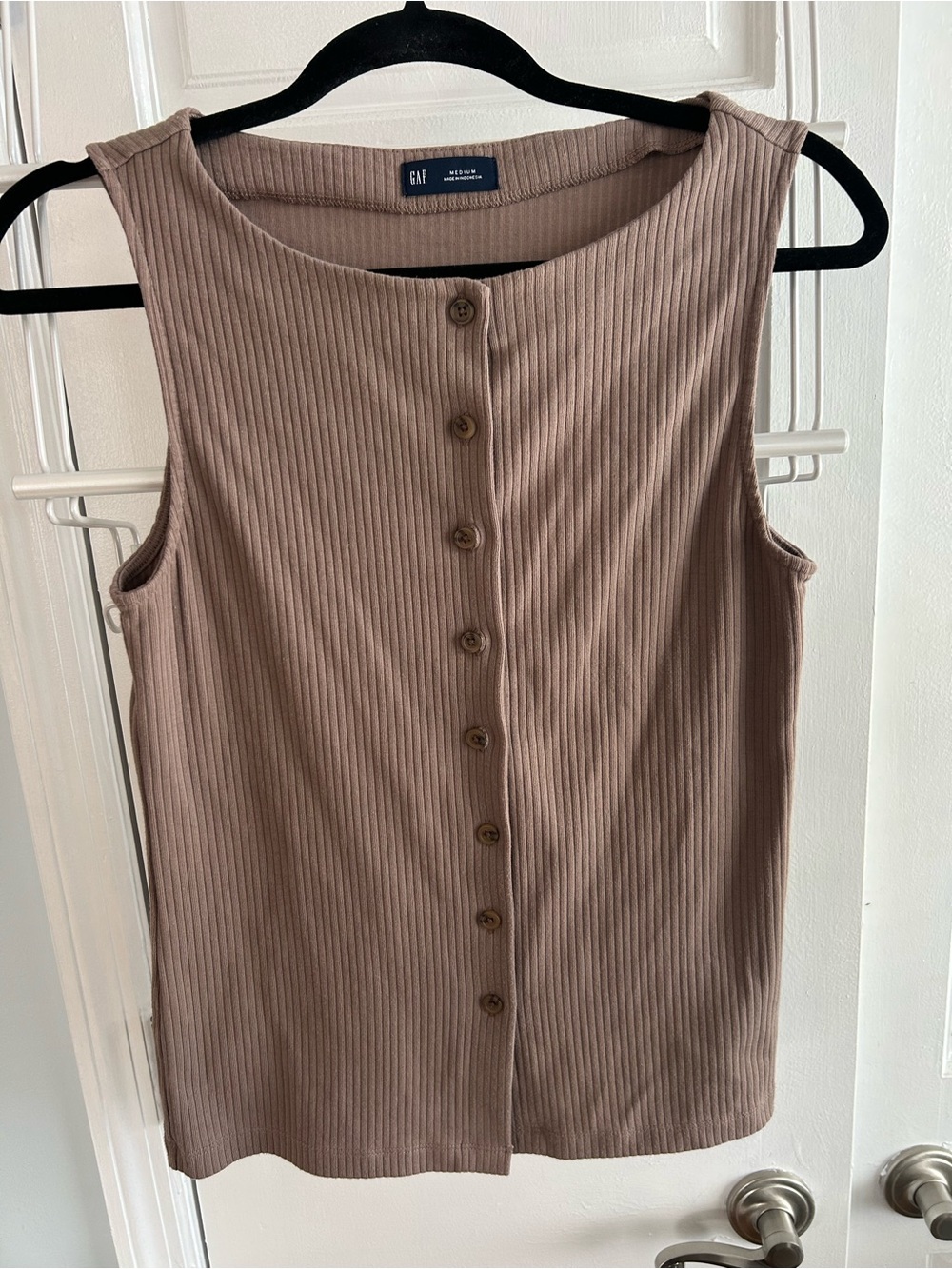 GAP Taupe Ribbed Button-Front Tank Top - Picture 2 of 7